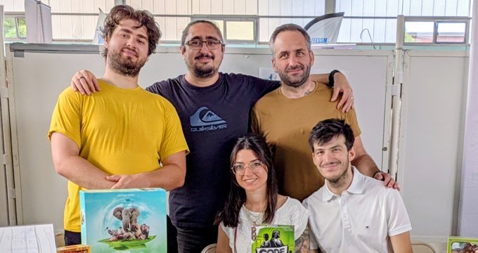 L'équipe d'Éviajeux derrière son stand au Forum des associations d'Évian, septembre 2026